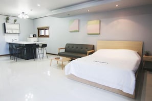 Room (101) | Individually decorated, individually furnished, free WiFi, bed sheets