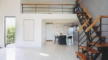 Room (201) | Individually decorated, individually furnished, free WiFi, bed sheets