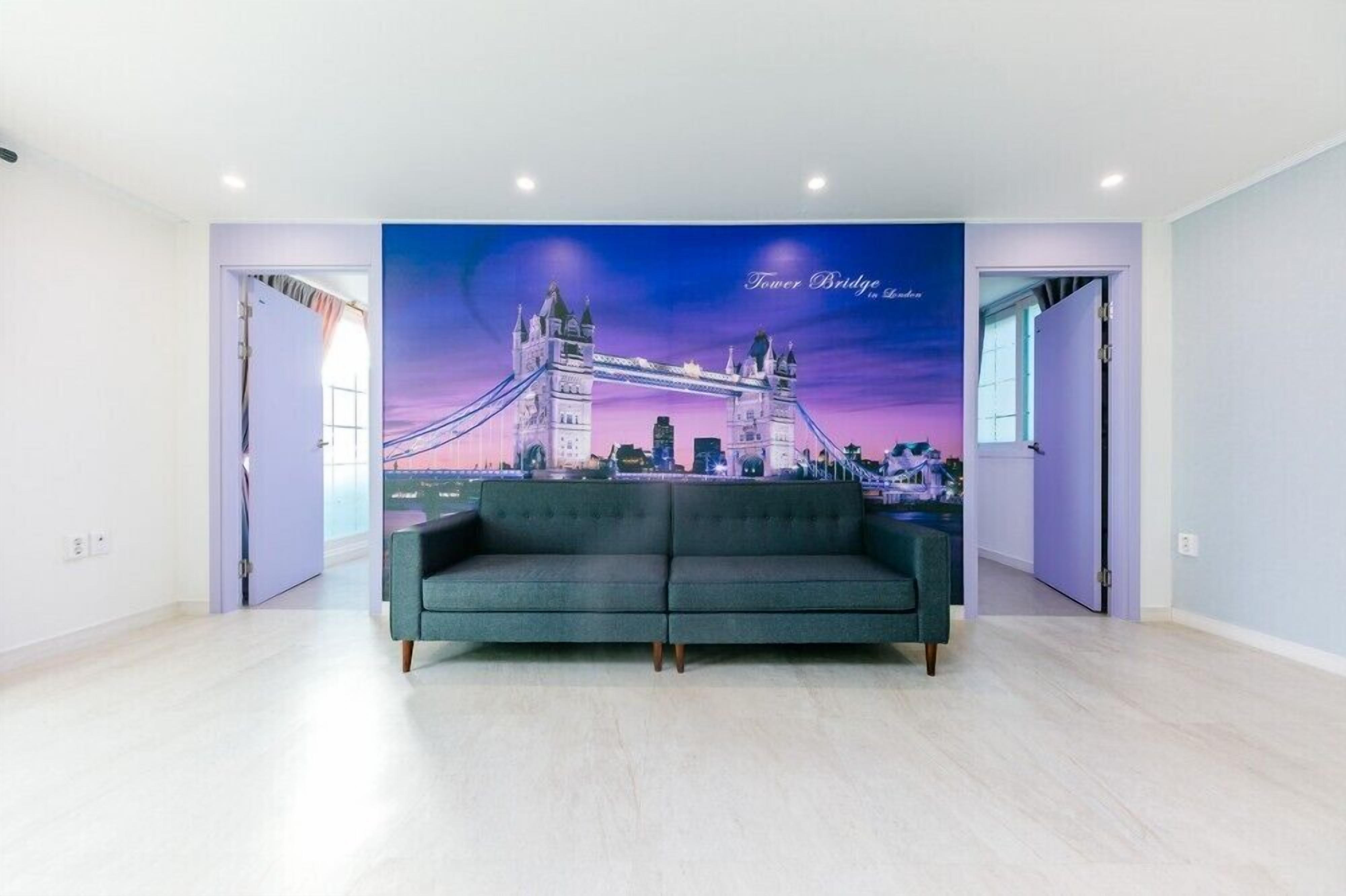 Room (B201) | Free WiFi, bed sheets