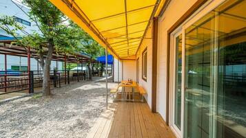 Room (C101) | Free WiFi, bed sheets