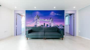 Room (B201) | Free WiFi, bed sheets