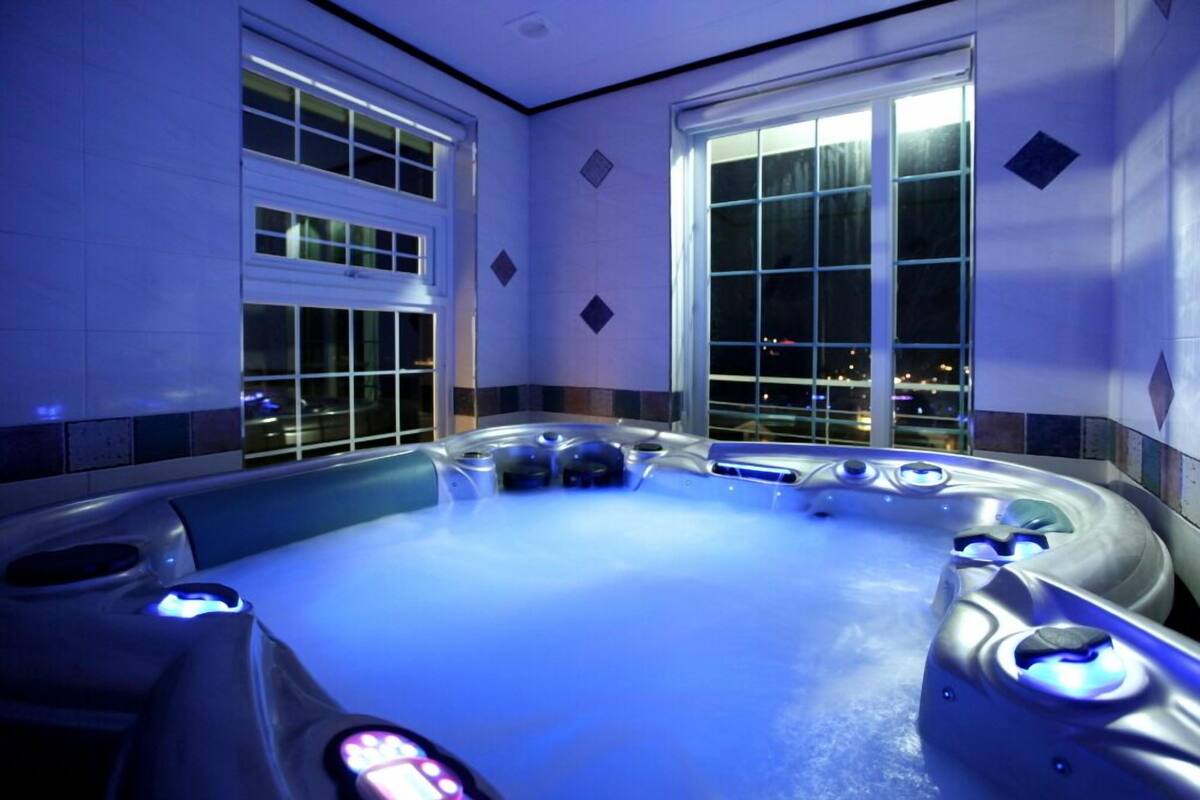 룸 (Navy blue (Private spa)) | 무료 WiFi, 각각 다른 스타일의 인테리어, 각각 다르게 가구 비치, 침대 시트