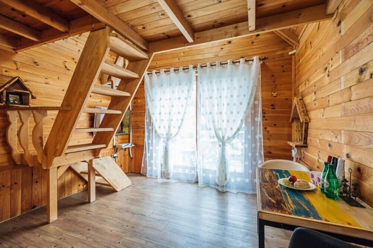 Individually decorated, individually furnished, free WiFi, bed sheets