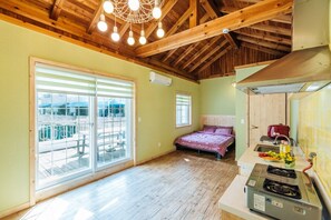 Room (Iseul2) | Individually furnished, free WiFi, bed sheets - Haeorum Pension (Gapyeong)