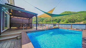 Unclassified image, 2 of 106, button - Iris Pension (Hongcheon)