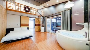Unclassified image, 4 of 106, button - Iris Pension (Hongcheon)
