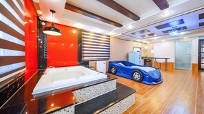 Room (IRIS202) | Individually decorated, individually furnished, free WiFi, bed sheets