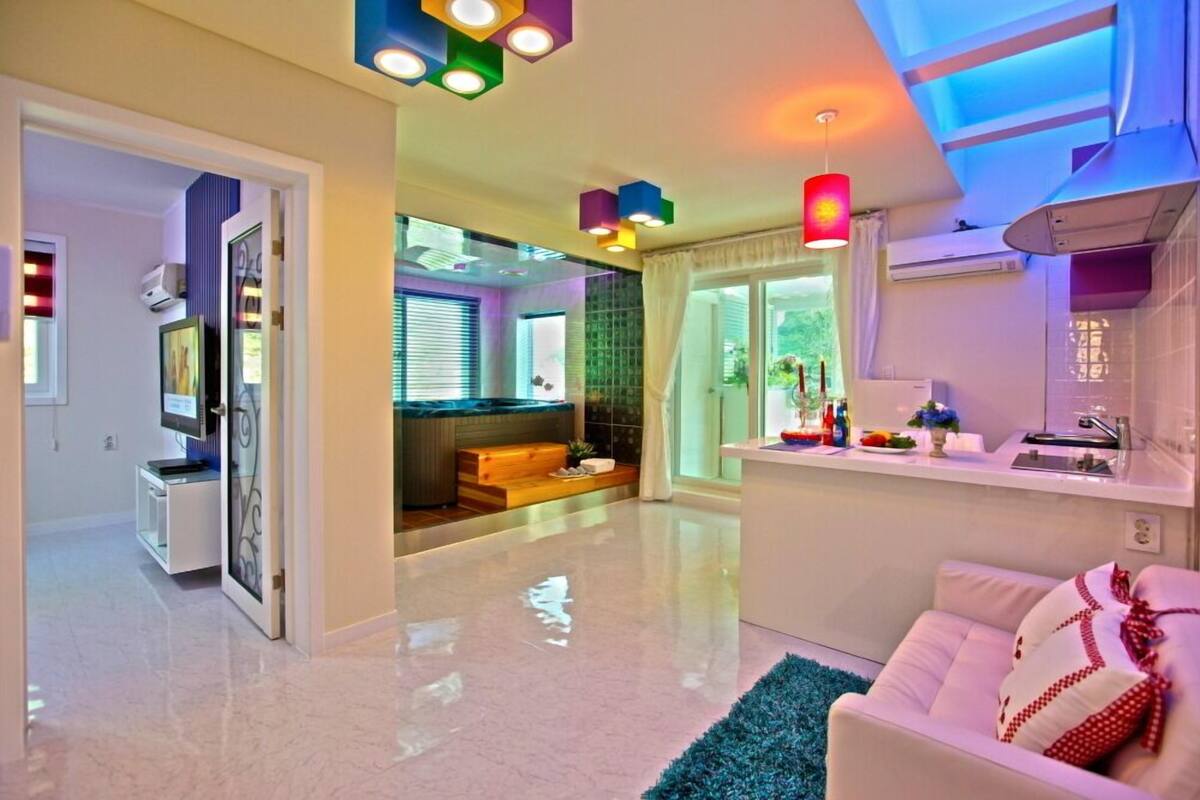 Habitación (Emerald city) | Decoración personalizada, muebles diferentes y wifi gratis
