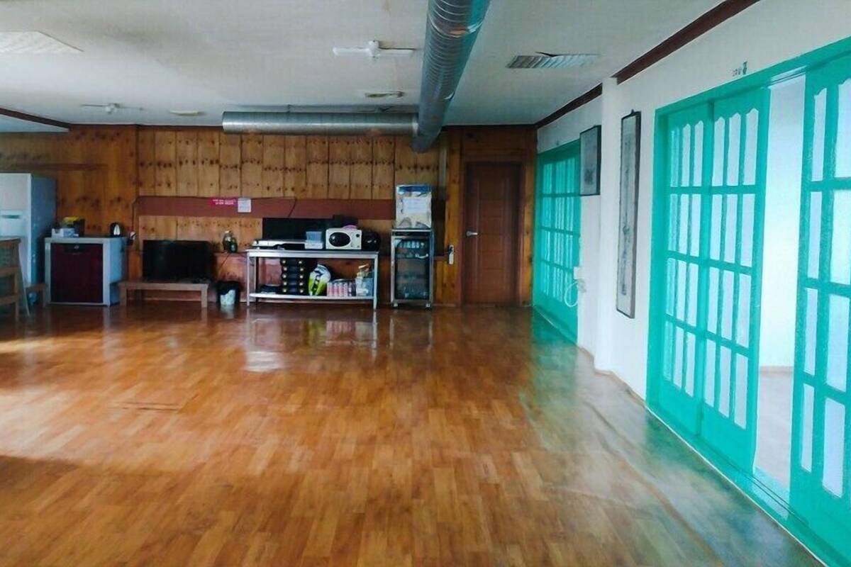 Room | Individually decorated, individually furnished, free WiFi, bed sheets