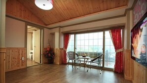 Chambre | Accès au Wi-Fi (inclus), décor unique, ameublement unique