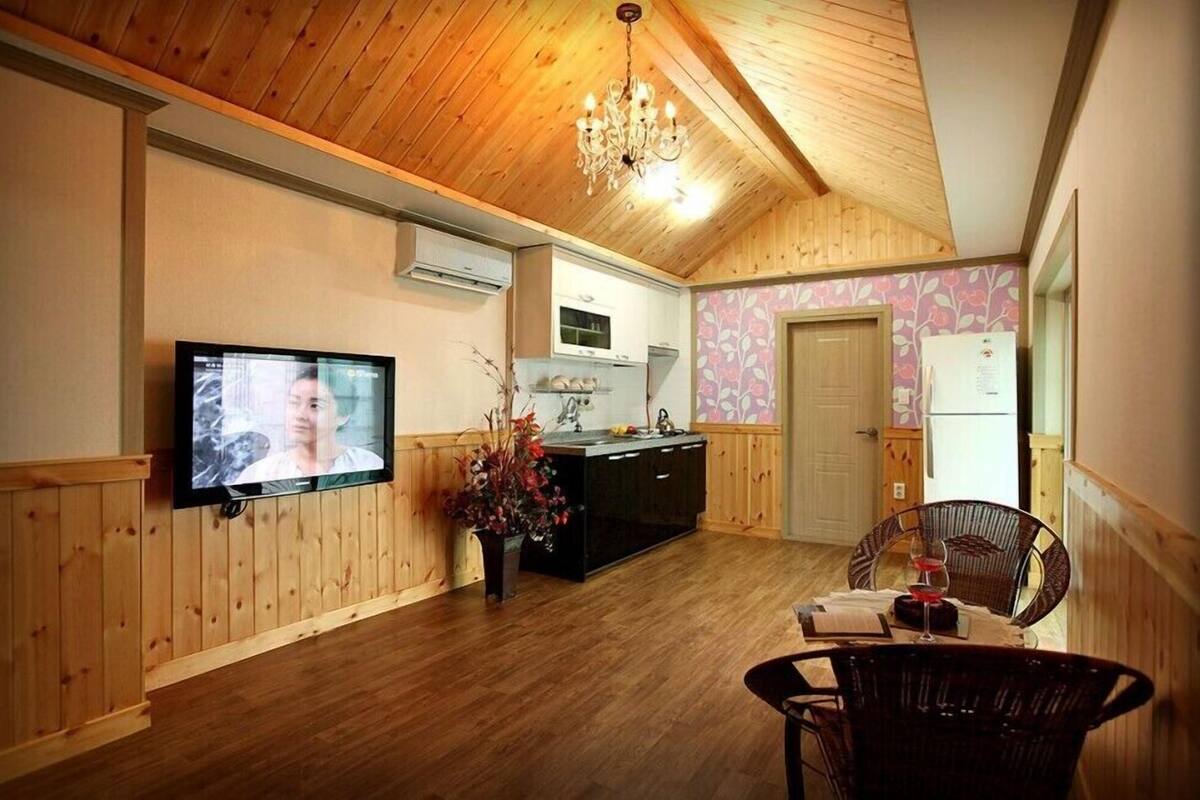 Room | Individually decorated, individually furnished, free WiFi, bed sheets