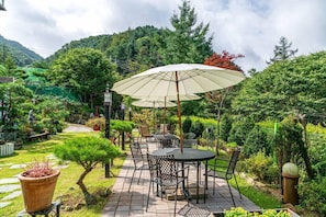 Exterior - Vivaldi white house in vally (Yangpyeong)