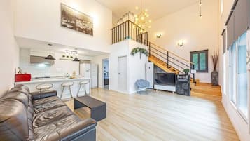 Habitaciรณn (Love (Private)) | Decoraciรณn personalizada, muebles diferentes y wifi gratis