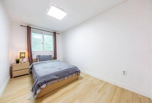 Room (Love (Private)) | Individually decorated, individually furnished, free WiFi, bed sheets