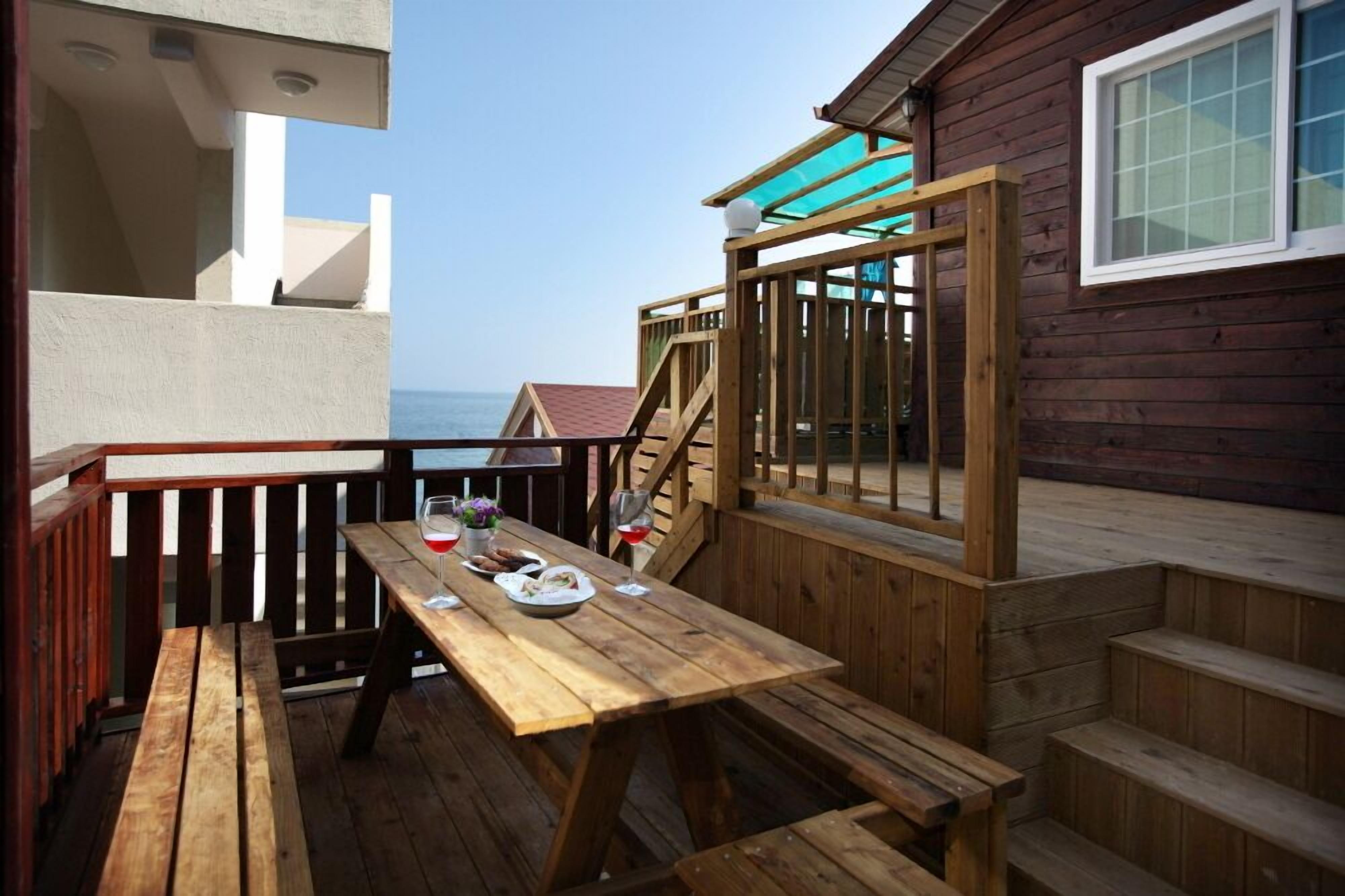 Room (Ginjulsora) | Individually decorated, individually furnished, free WiFi, bed sheets