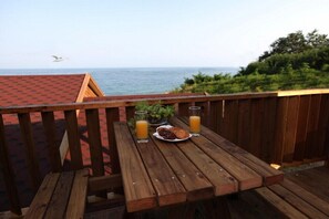 Individually decorated, individually furnished, free WiFi, bed sheets - Sora Pension (Yeongdeok)