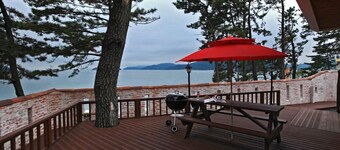 Tongyoung Beach castle pension