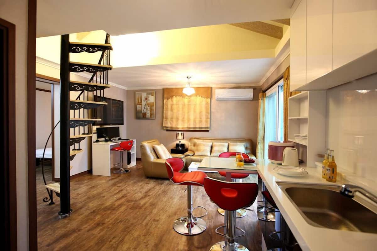 Habitación (C201) | Decoración individual, mobiliario individual, wifi gratis y ropa de cama