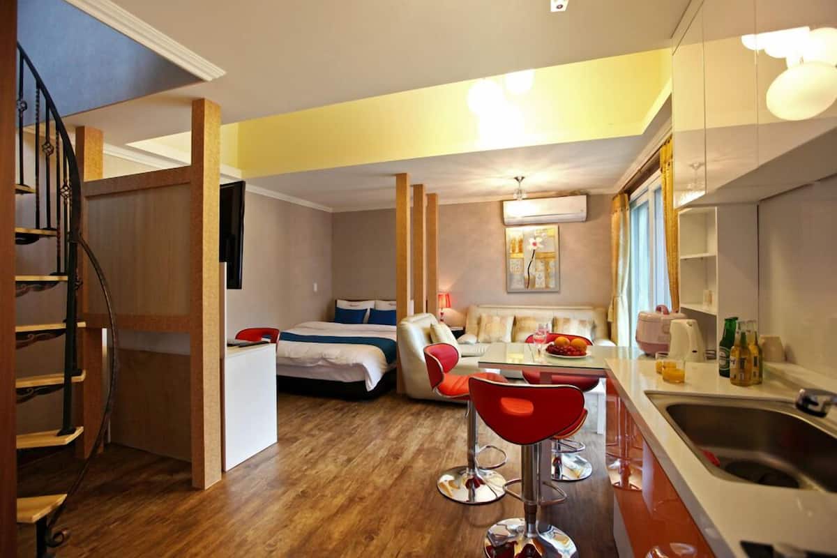 Habitación (B101) | Decoración individual, mobiliario individual, wifi gratis y ropa de cama