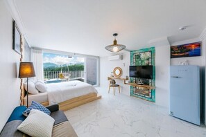 ルーム (Tteulhyanggi (2nd floor)) | 客室ごとに異なるインテリア、WiFi (無料)、ベッドシーツ