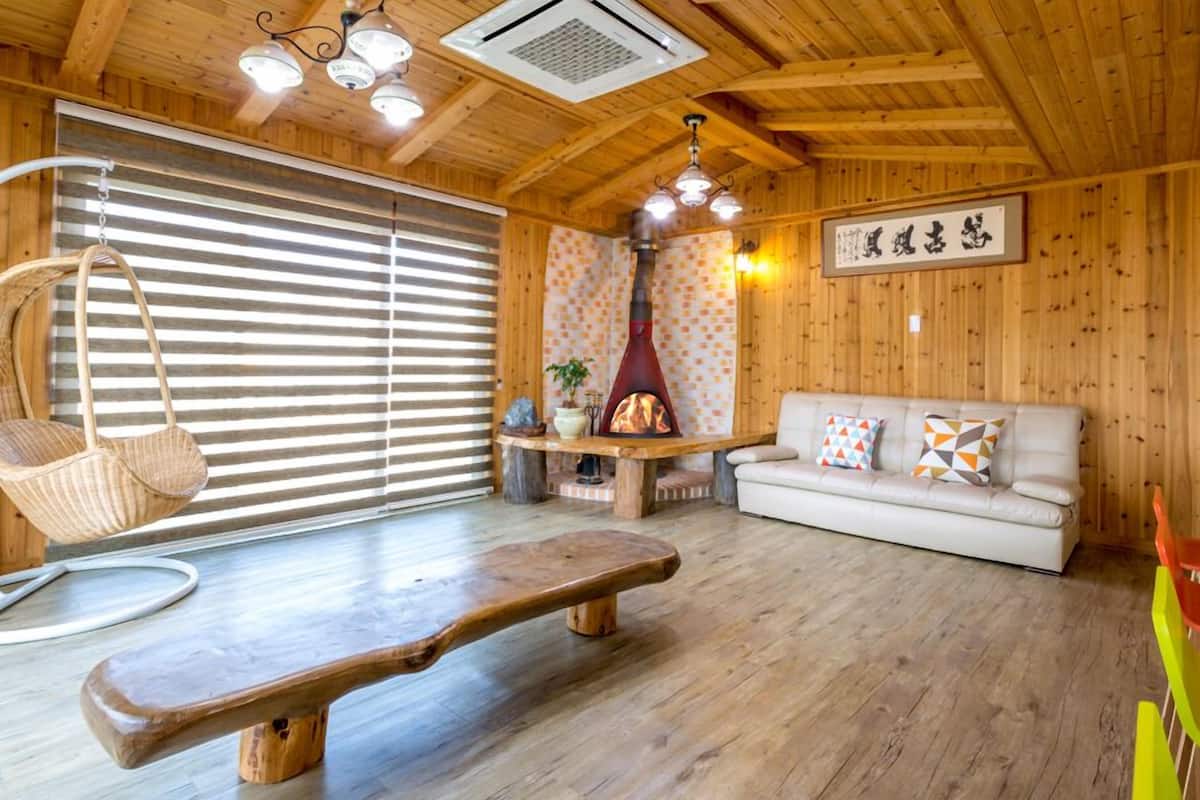 Room | Individually furnished, free WiFi, bed sheets