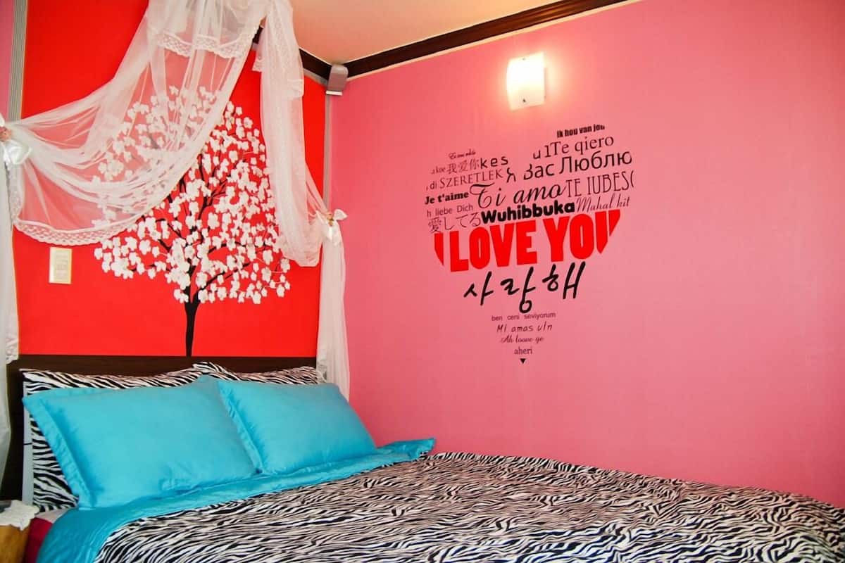 Room (Haebang) | WiFi (free), individually decorated, bed sheets