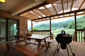 Room (Geumgang) | Free WiFi, bed sheets - Yeoul Pension (Yangpyeong)