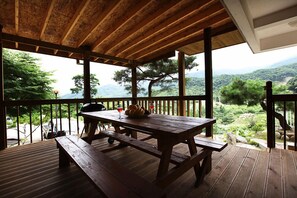 Room (Chorong) | Free WiFi, bed sheets - Yeoul Pension (Yangpyeong)