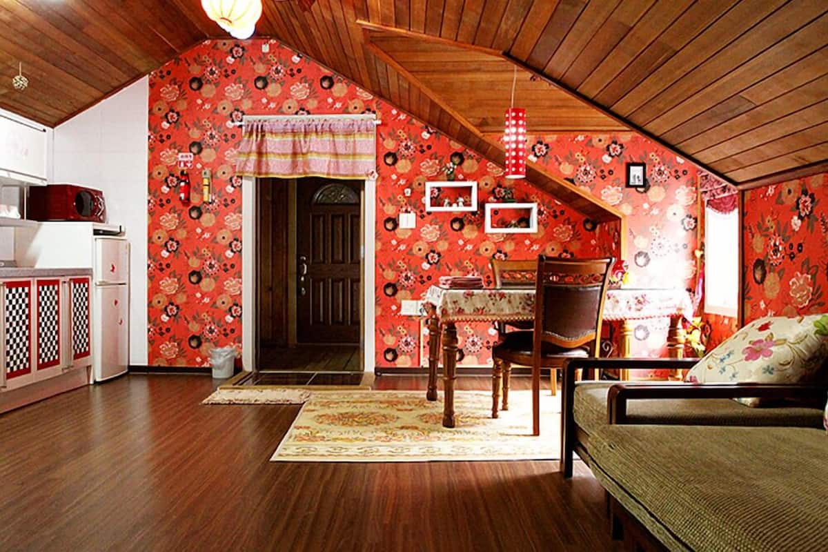 Room (Emerald C)