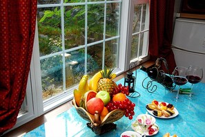 Quarto (Emerald A) | Wi-Fi de cortesia, roupa de cama