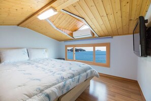 Room (203) | Individually decorated, individually furnished, free WiFi, bed sheets