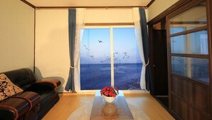 Room (Byulmuri 101)