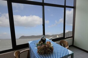 Room (Byulmuri 201) | Individually decorated, individually furnished, free WiFi, bed sheets