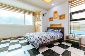 Decoración personalizada, muebles diferentes y wifi gratis