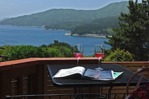 Room (Wind flower) | Individually decorated, individually furnished, free WiFi, bed sheets