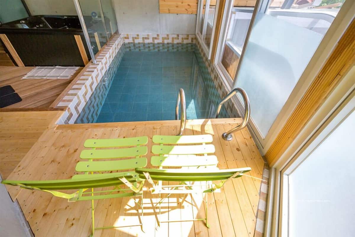 Room (201 Pool villa) | Free WiFi, individually decorated, individually furnished, bed sheets