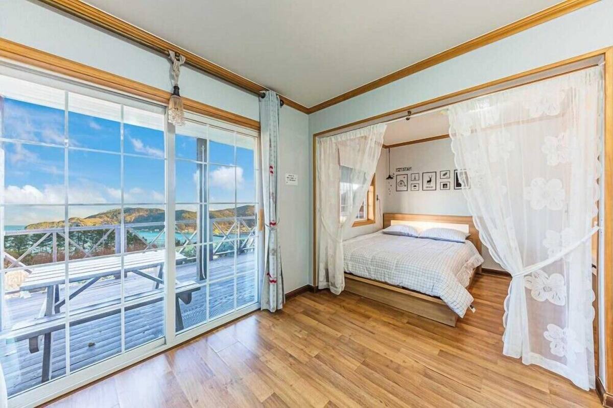 Room (Sansooyoo) | WiFi (free), individually decorated, individually furnished, bed sheets