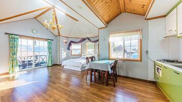 Room (Seokryu) | Individually decorated, individually furnished, free WiFi, bed sheets