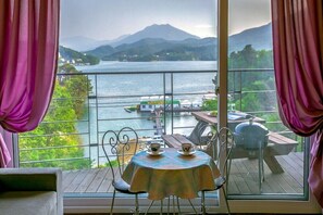 Room (Mulsaemal) | WiFi (free), individually decorated, individually furnished, bed sheets - Lake bay Pension (Gapyeong)