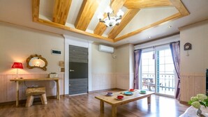 Free WiFi, individually decorated, individually furnished, bed sheets - Didimdol Pension (Geoje)