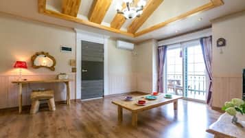 Room (Lucy) | Individually decorated, individually furnished, free WiFi, bed sheets