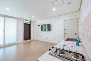 Room (A102) - Byeoljji Pension (Gapyeong)