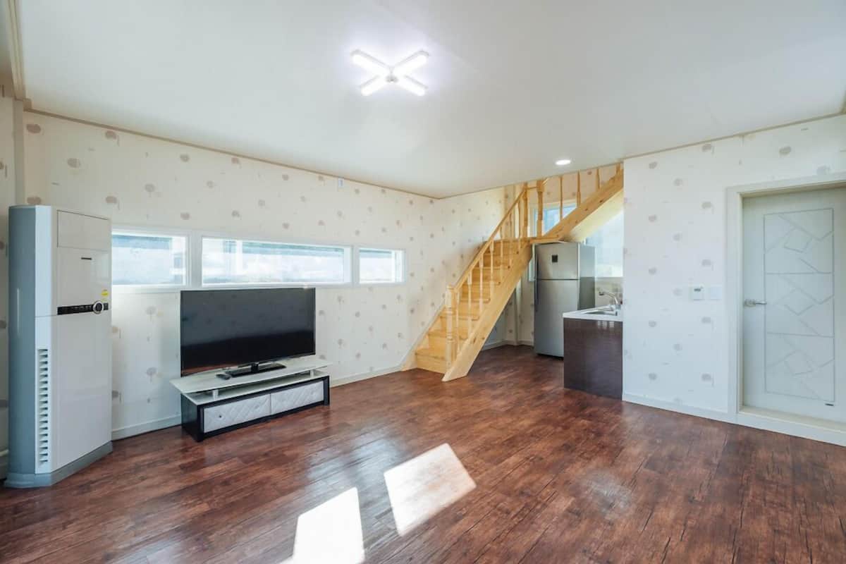 Room (A301) | Individually decorated, individually furnished, free WiFi, bed sheets