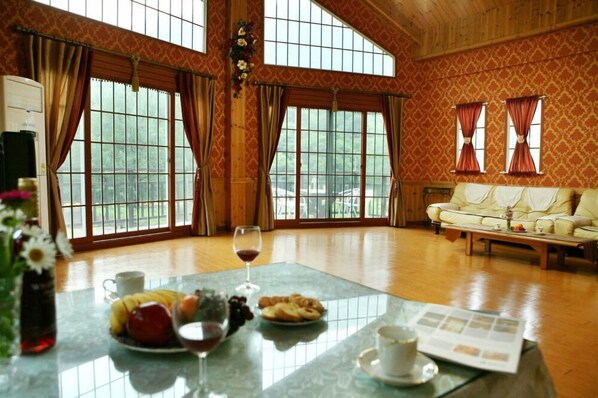 Chambre (Bukgeukseong) | Décor unique, ameublement unique, accès au Wi-Fi (inclus)