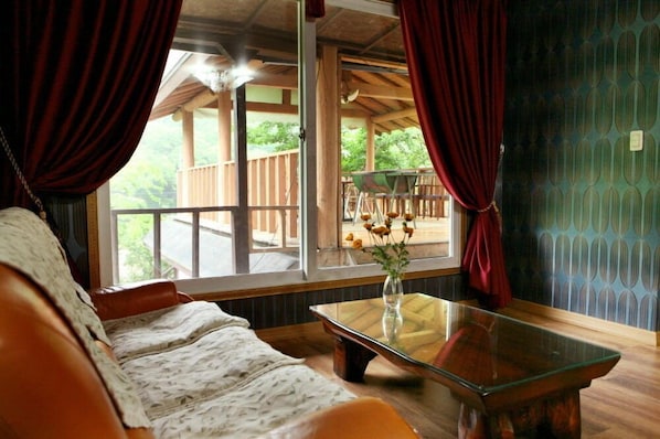 Room (Eunhasoo) | Individually decorated, individually furnished, free WiFi, bed sheets