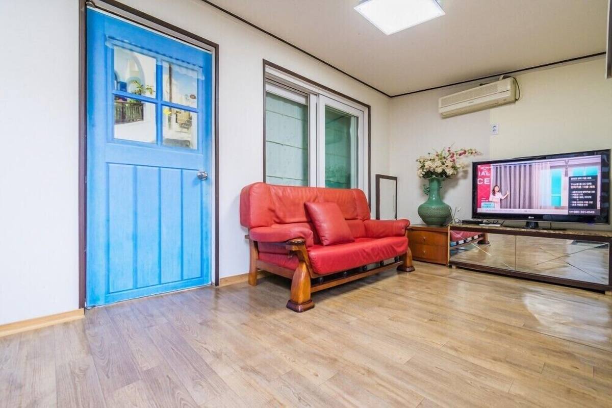 Room (Yeongsangang) | WiFi (free), individually decorated, individually furnished, bed sheets
