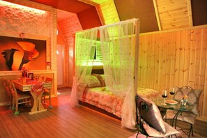 Room (Story 4) | Individually decorated, individually furnished, free WiFi, bed sheets - Story Valley Pension (Gapyeong)