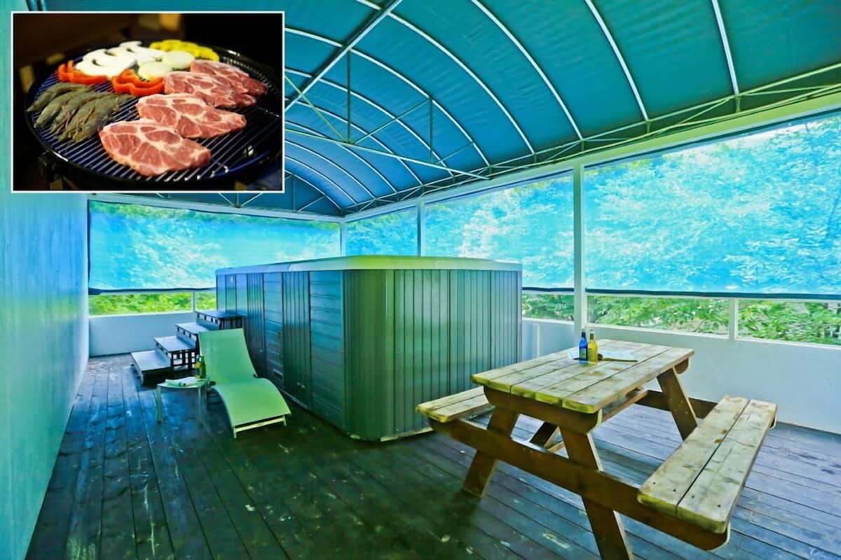 Room (Oregano) | Free WiFi, individually decorated, individually furnished, bed sheets