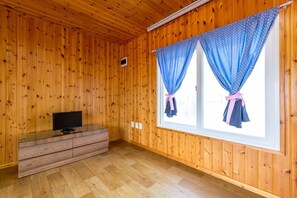 Yksilöllisesti sisustettu, yksilöllisesti kalustettu, ilmainen Wi-Fi