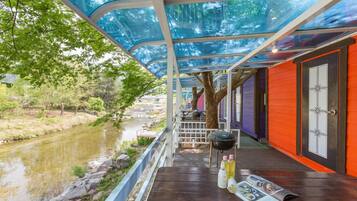 Room (Orange) | Individually decorated, individually furnished, free WiFi, bed sheets